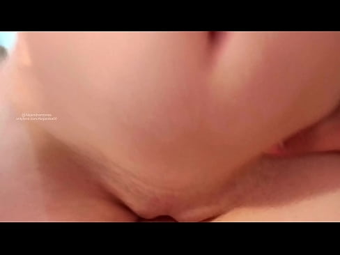 ❤️ Durmindo no cuarto da miña irmá e así espertei ️ Porno duro en nós ❌